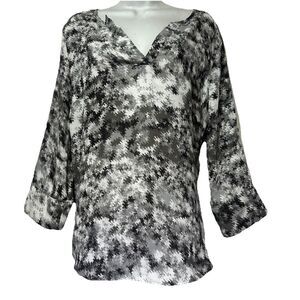 41 Hawthorn Black White Gray V Neck Roll Tab Sleeve Top Blouse Women's Size M